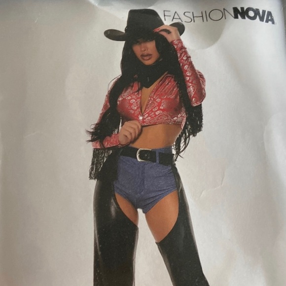 Fashion Nova Cowgirl Set - Picture 3 of 4